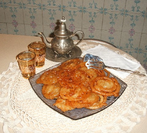 http://www.darnna.com/cuisinemarocaine/zlabia.jpg