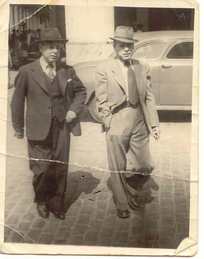 mon pere et mon oncle samuel sur le Blvd de la gare a Casa en 1947.jpg